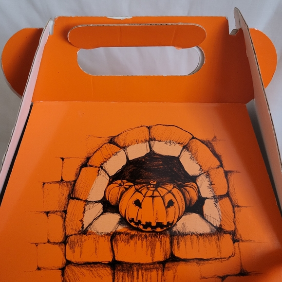 1999 Halloween Build•A•Bear Box with Great Graphics and Details. Great Decor - Picture 9 of 15